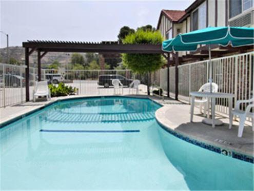 Super 8 By Wyndham Santa Clarita/Valencia Motel Fasilitas foto
